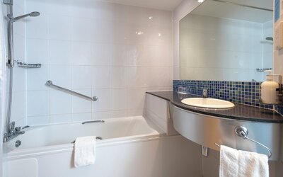 Holiday Inn Express Swindon City Centre by IHG