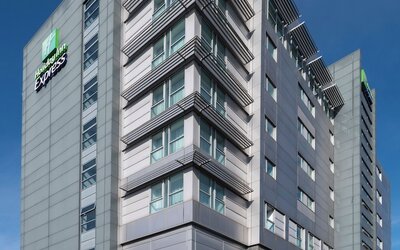 Holiday Inn Express Swindon City Centre by IHG