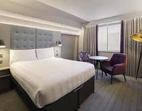 Premier Inn Swindon Town Centre