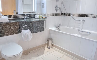 DoubleTree by Hilton Swindon