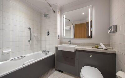 DoubleTree by Hilton Swindon