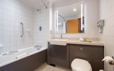 DoubleTree by Hilton Swindon