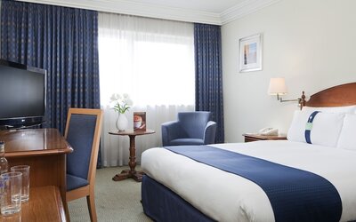 Holiday Inn Swindon by IHG