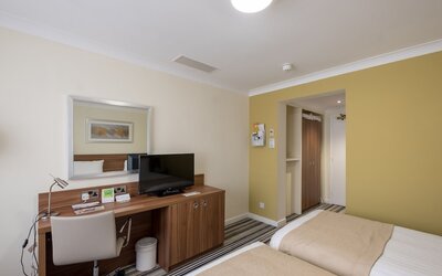 Holiday Inn Swindon by IHG