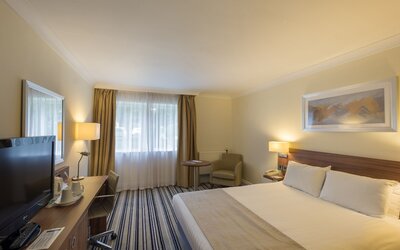 Holiday Inn Swindon by IHG
