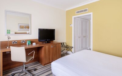 Holiday Inn Swindon by IHG
