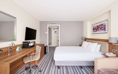 Holiday Inn Swindon by IHG