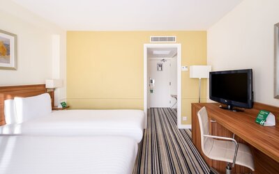 Holiday Inn Swindon by IHG