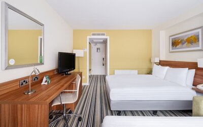 Holiday Inn Swindon by IHG