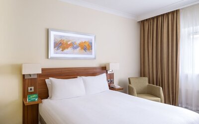 Holiday Inn Swindon by IHG