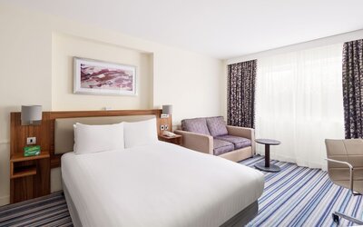 Holiday Inn Swindon by IHG