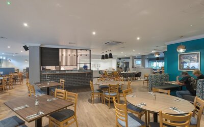 Holiday Inn Swindon by IHG