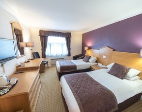 The Everglades Park Hotel