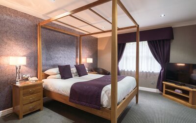 The Everglades Park Hotel