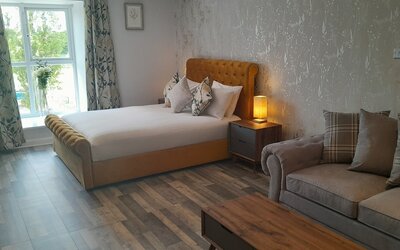 The Hillcrest Hotel