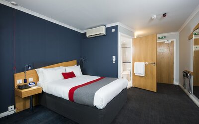 Holiday Inn Express Swansea - East by IHG