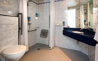 Holiday Inn Express Swansea - East by IHG