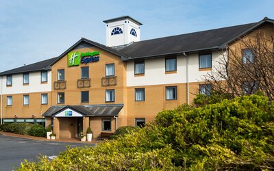 Holiday Inn Express Swansea - East by IHG
