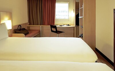 ibis Swansea