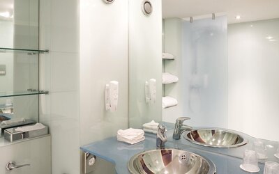 ibis Swansea