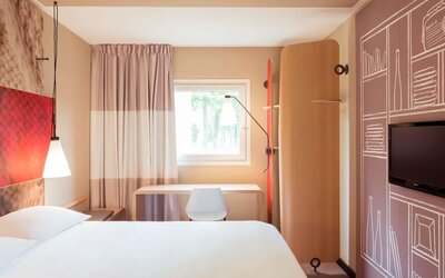 ibis Swansea