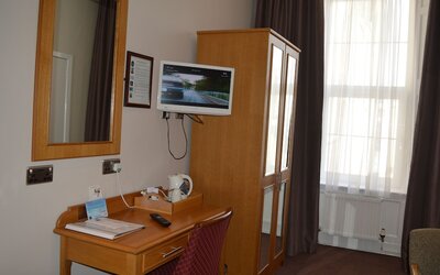 Best Western Kings Manor Hotel
