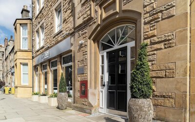 PREMIER SUITES Edinburgh Fountain Court