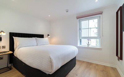 PREMIER SUITES Edinburgh Fountain Court