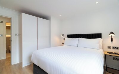 PREMIER SUITES Edinburgh Fountain Court