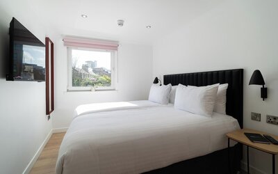 PREMIER SUITES Edinburgh Fountain Court