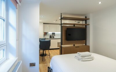 PREMIER SUITES Edinburgh Fountain Court