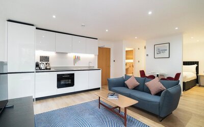 PREMIER SUITES Edinburgh Fountain Court