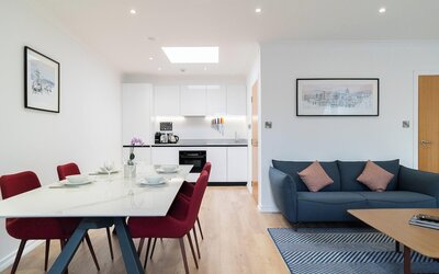 PREMIER SUITES Edinburgh Fountain Court