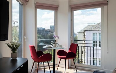 PREMIER SUITES Edinburgh Fountain Court