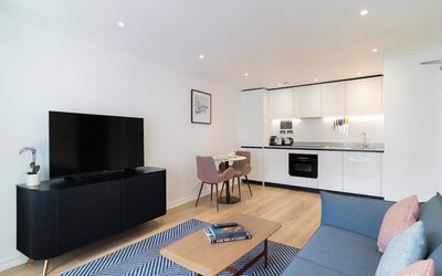 PREMIER SUITES Edinburgh Fountain Court