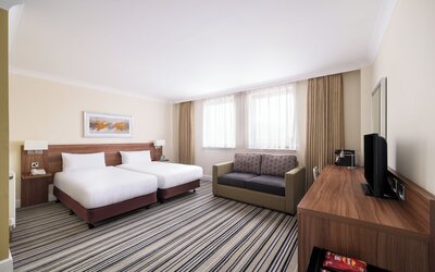 Holiday Inn Glasgow East Kilbride by IHG