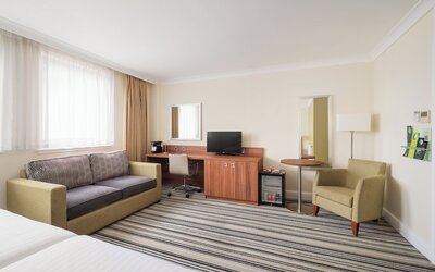 Holiday Inn Glasgow East Kilbride by IHG