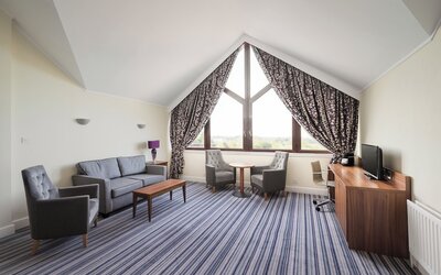 Holiday Inn Glasgow East Kilbride by IHG