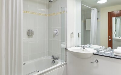 Leonardo Inn Aberdeen Airport