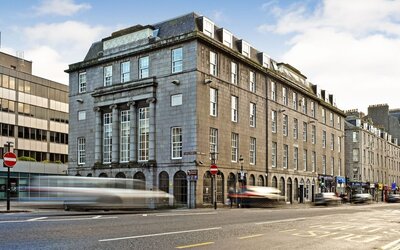 Royal Athenaeum Suites