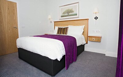 Royal Athenaeum Suites