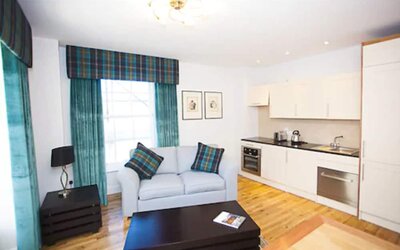 Royal Athenaeum Suites