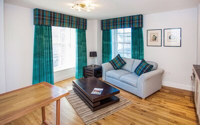 Royal Athenaeum Suites