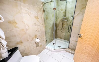 Royal Athenaeum Suites