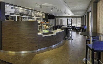 The Bistro serving freshly prepared meals in a relaxed dining setting at Courtyard Riverside UCR/Moreno Valley Area.