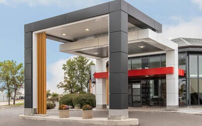 Modern hotel entrance at Comfort Inn Sault Ste. Marie.