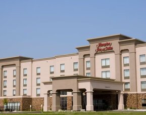 Exterior view of Hampton Inn & Suites By Hilton Guelph.