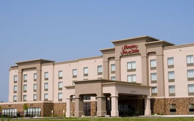 Exterior view of Hampton Inn & Suites By Hilton Guelph.