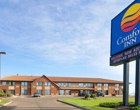 Exterior view of Comfort Inn Brandon.