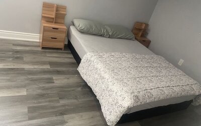 Comfortable day room at Home Stay Canada.